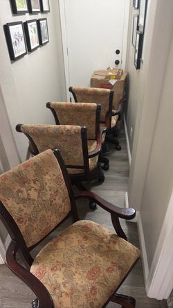 Set of 4 chairs.  Arm broken on one chair.
