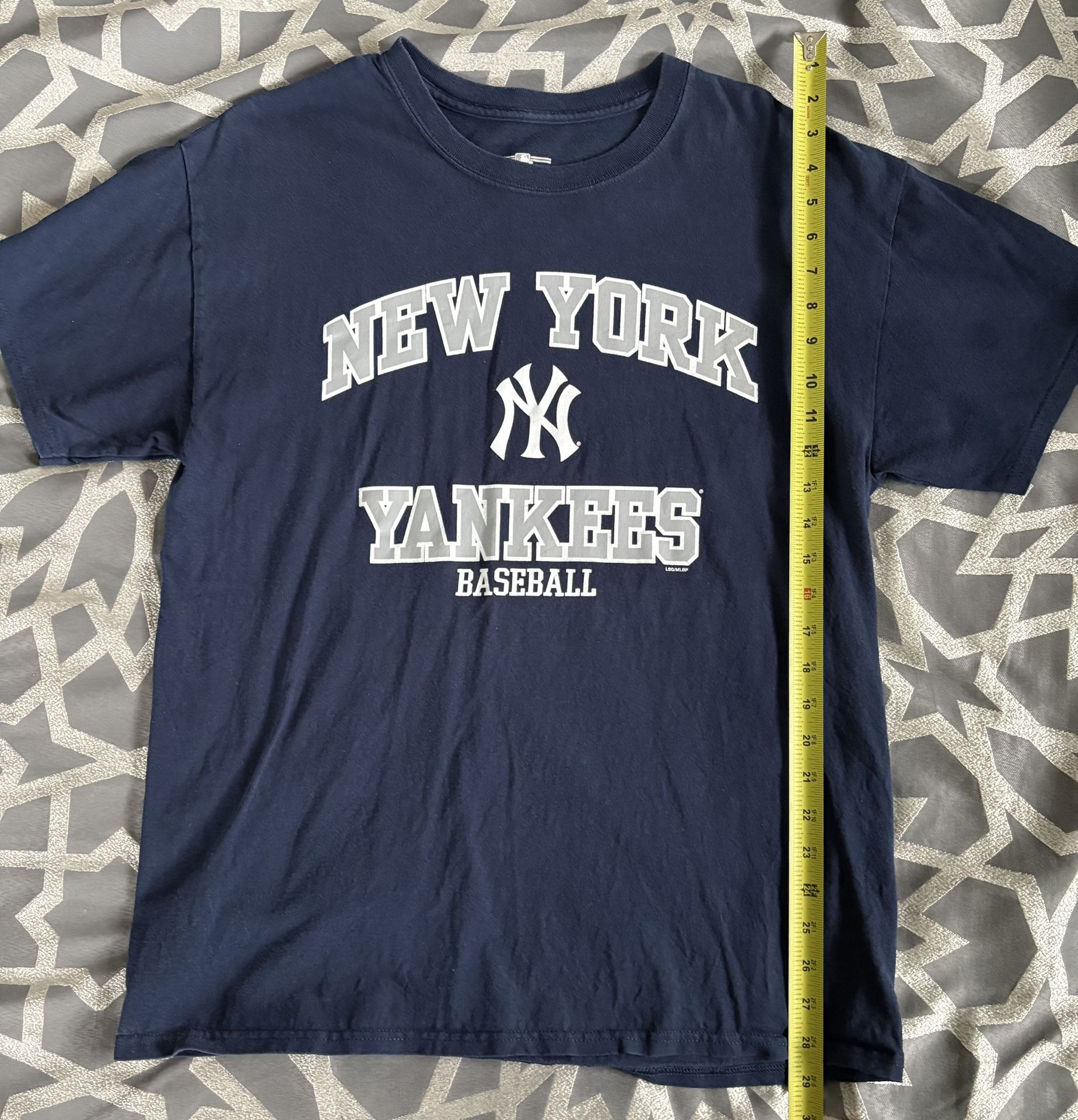 New York Yankees Tee Shirt - Size L