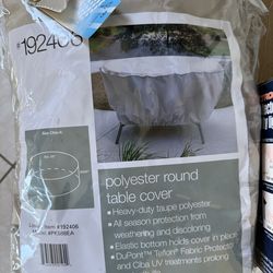 Polyester round table cover