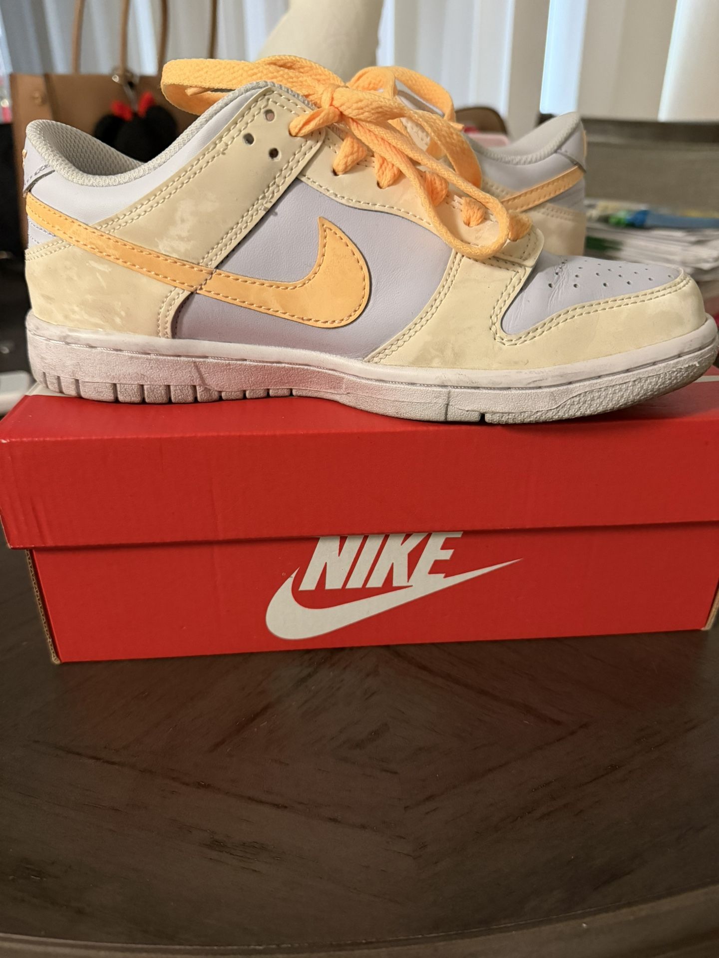 Nike dunk Low Pale Ivory/Teinte melon Used Size 5Y