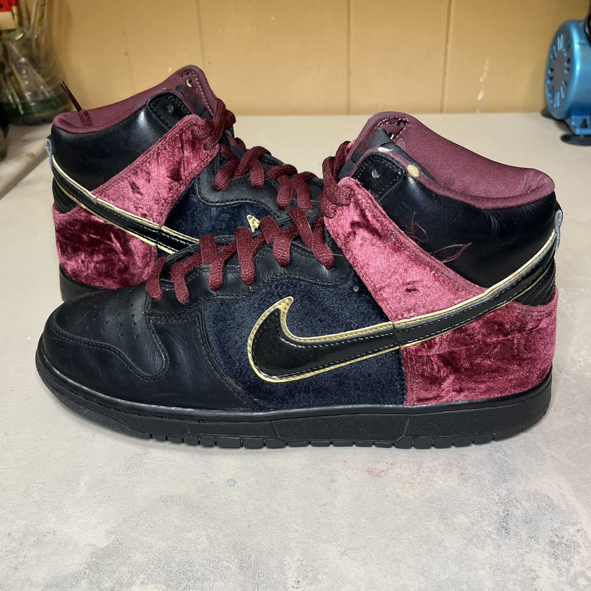 NIKE SB DUNK HIGH 'BLOODY SUNDAY' SIZE