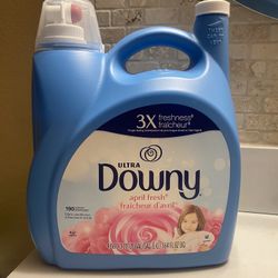 Downy Fabric softener. 190 Loads 