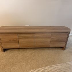 TV Stand 70”