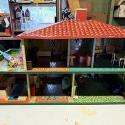 1960s Tin lithographic Dollhouse 