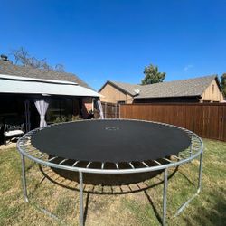 14 Ft Trampoline 