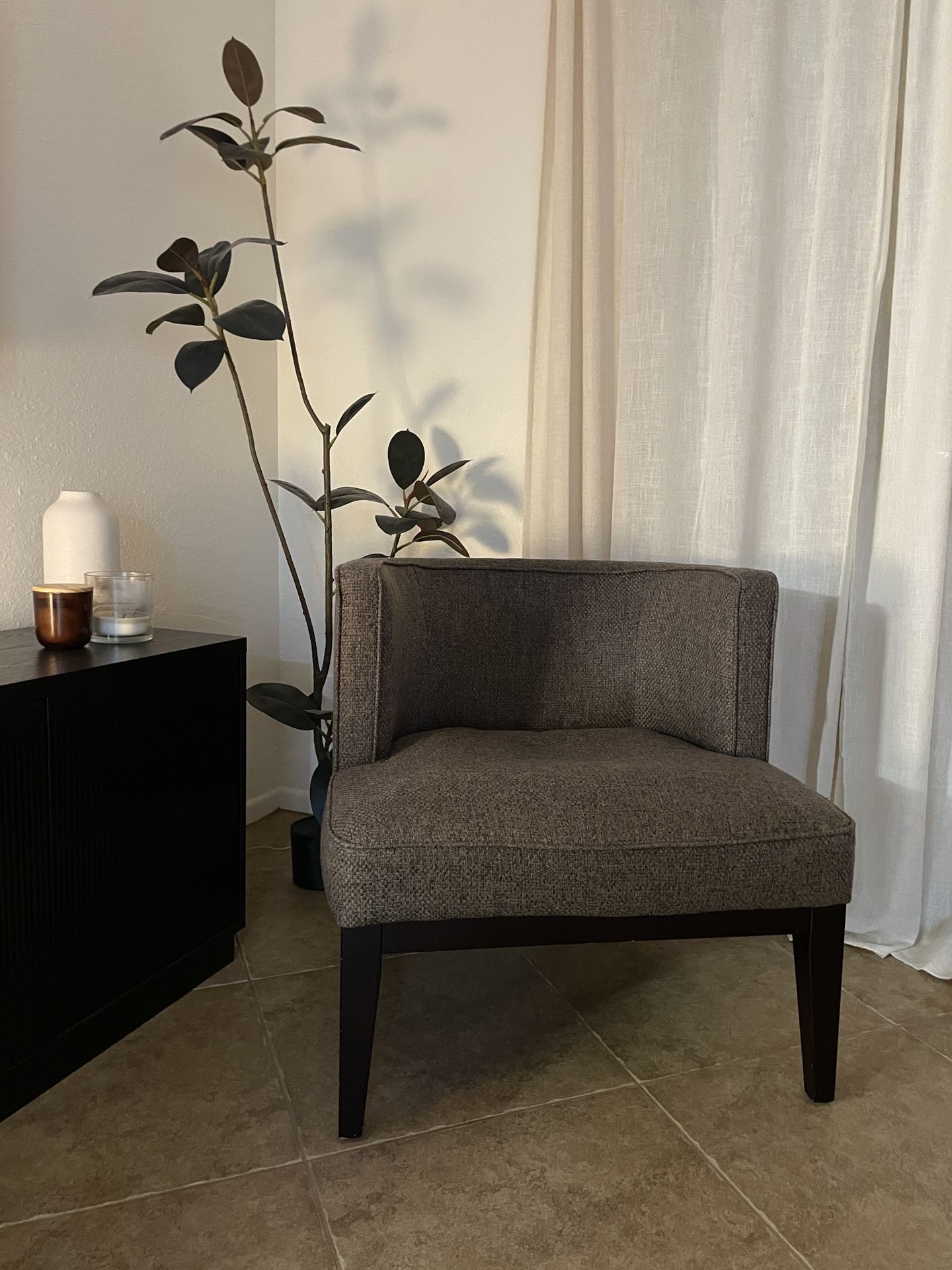 Accent Chair 
