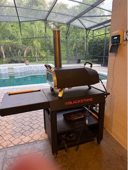 Ooni Karu Pro 16” multi fuel pizza oven with Blackstone table
