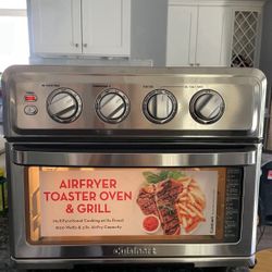 Cuisinart Air fryer, Toaster,  Oven With Grill- Minor Dent In The Top Back, See Pics. 