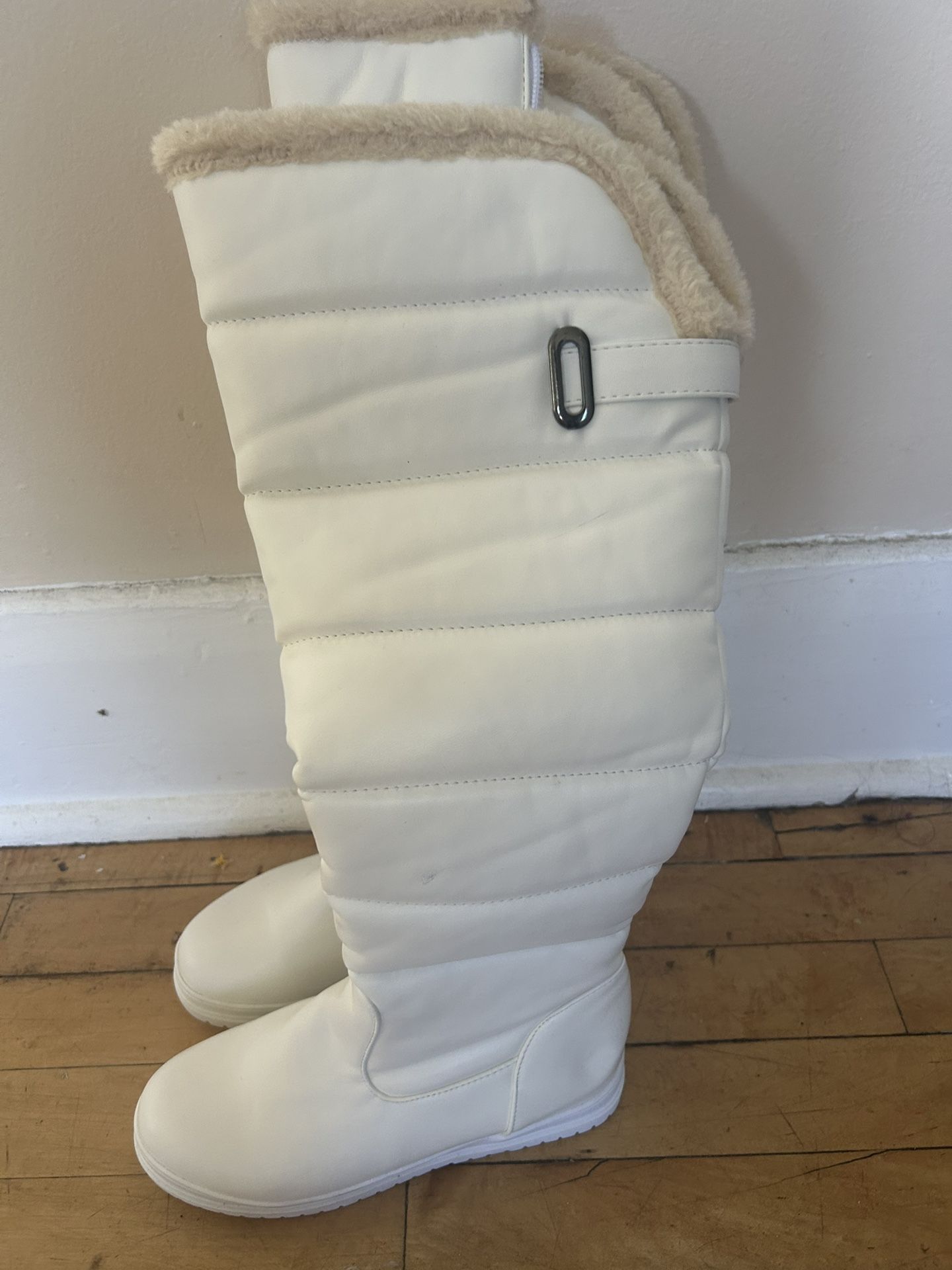 Plush Zip Up Boots NEW***