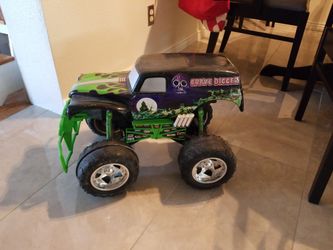 Huge RC Grave Digger Truck Tyco 1/6 Scale Monster Jam