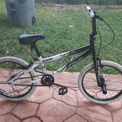 KENT BMX Bike / Bicycle with 20 Inch Wheels ( Kent Bicicleta Con Llantas 20 Pulgadas )