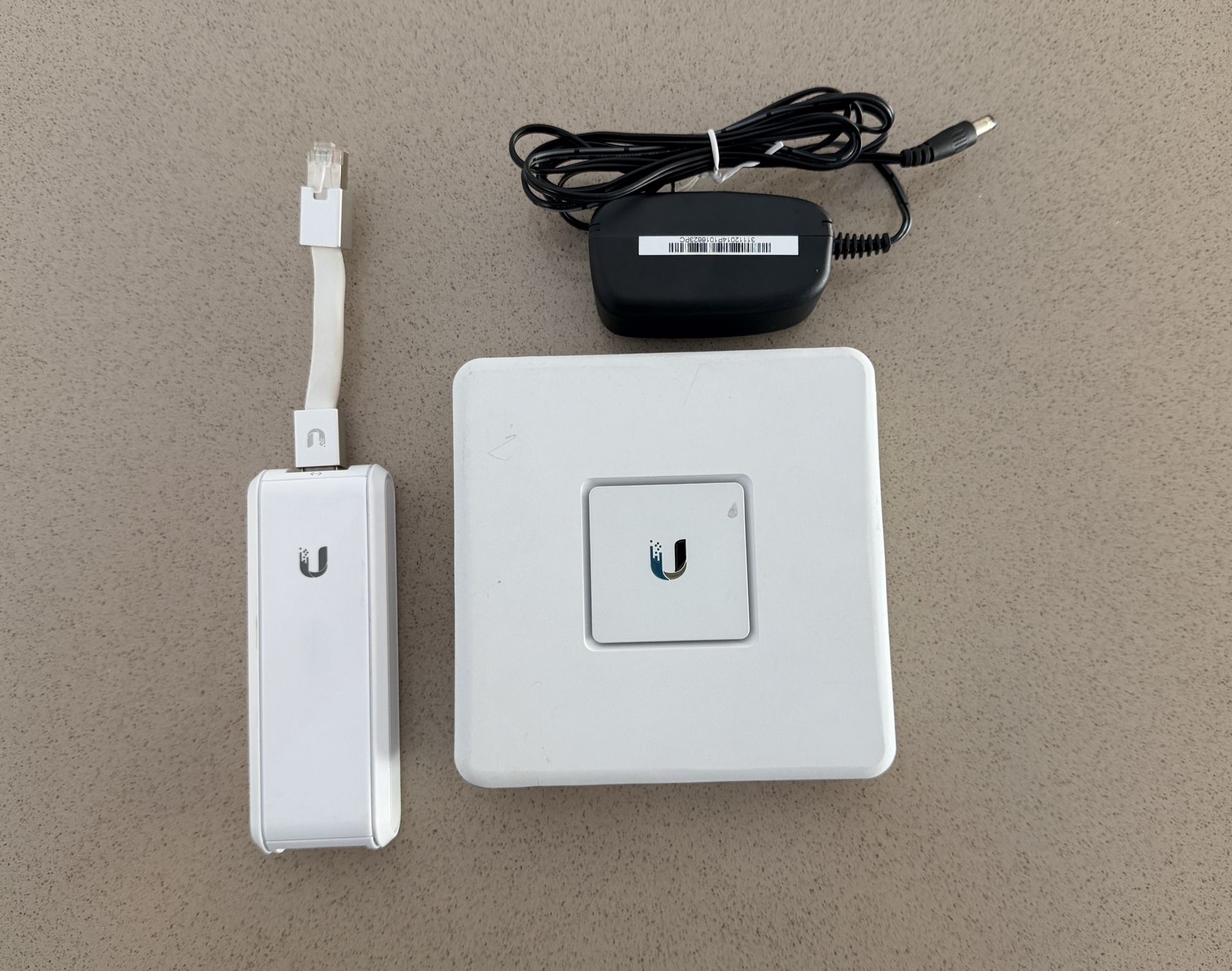 Ubiquiti Unifi Security Gateway with UniFi Cloud Key
