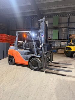 2019 Toyota 8,000 lbs capacity forklift