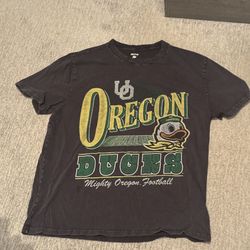 Hollister Oregon ducks black tee