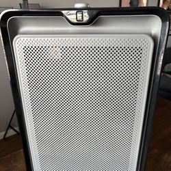 Bissell Air Purifier, Air220 W/ New Filters