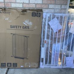 28-44” Pressure Mounted Gate (40” Height)