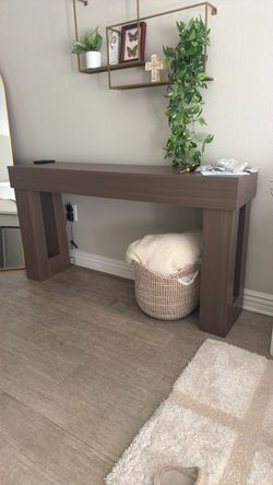 Brand new entry way console