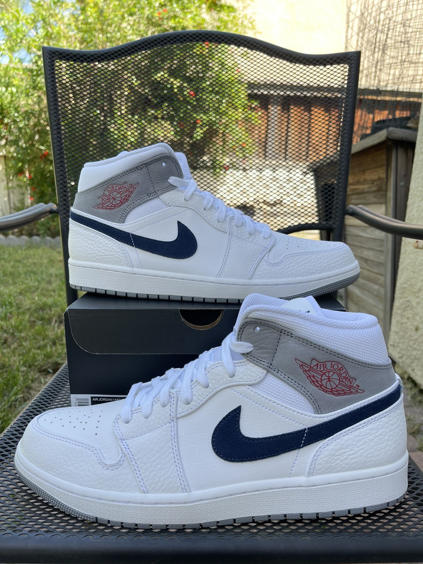 jordan 1 mid Paris White size 12/13