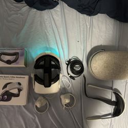 Meta Quest 2 Headset Bundle