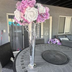 30 Center Pieces w/purple Lighting 
