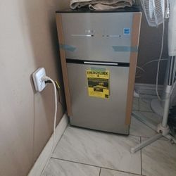 Half Size Refrigerator/Freezer