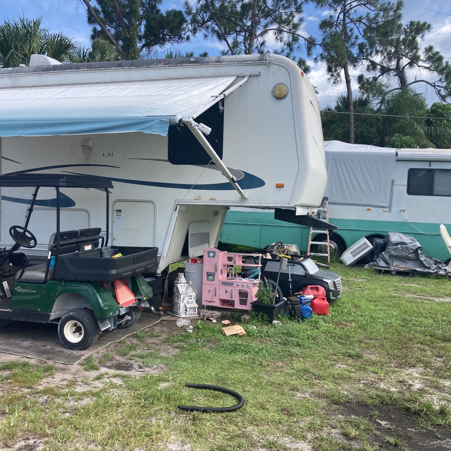 Fifth Wheel Carriage Cameo