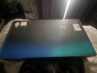 Alienware 27 Gaming Monitor with box