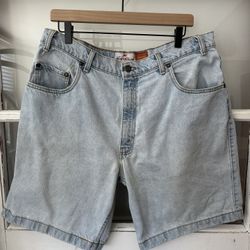 Vintage 90’s Levi’s 545 Men’s Light Wash Denim Shorts Bronze Tab Loose Size 38