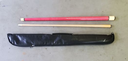 Durable two-piece pool cue  with case.