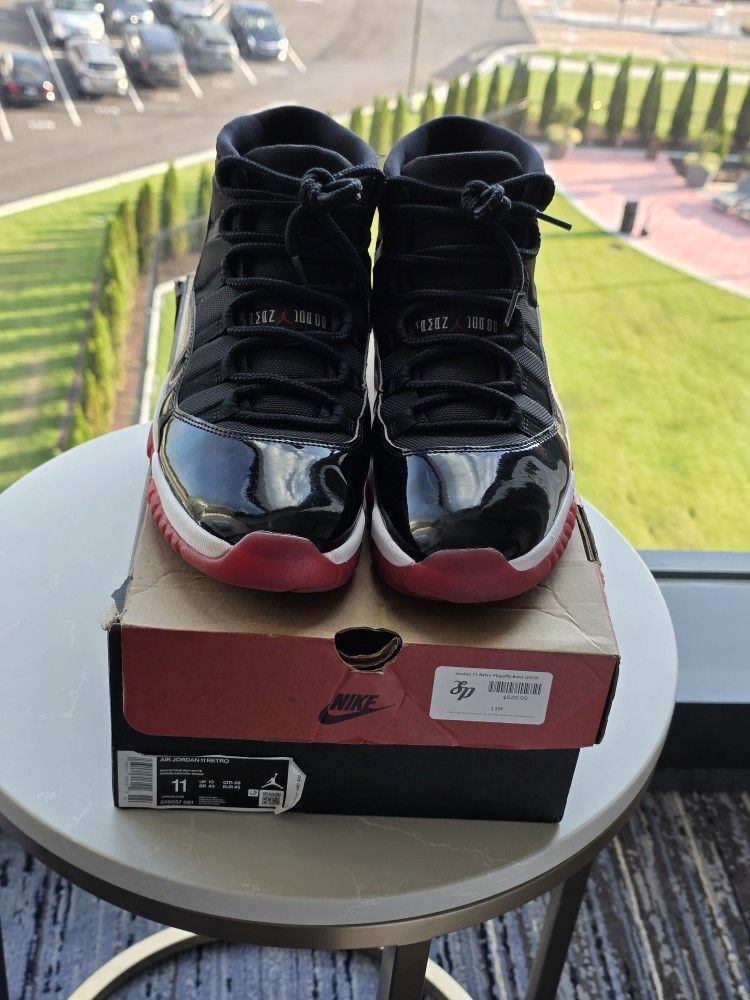 Jordan Retro 11 Bred Size 11 comes with OG Box 9/10 Condition 2016 Release
