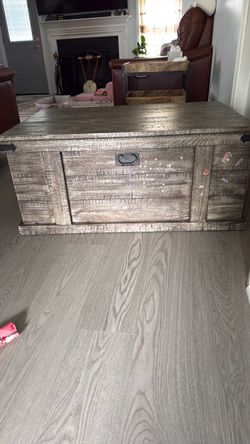 Leaving room chest storage