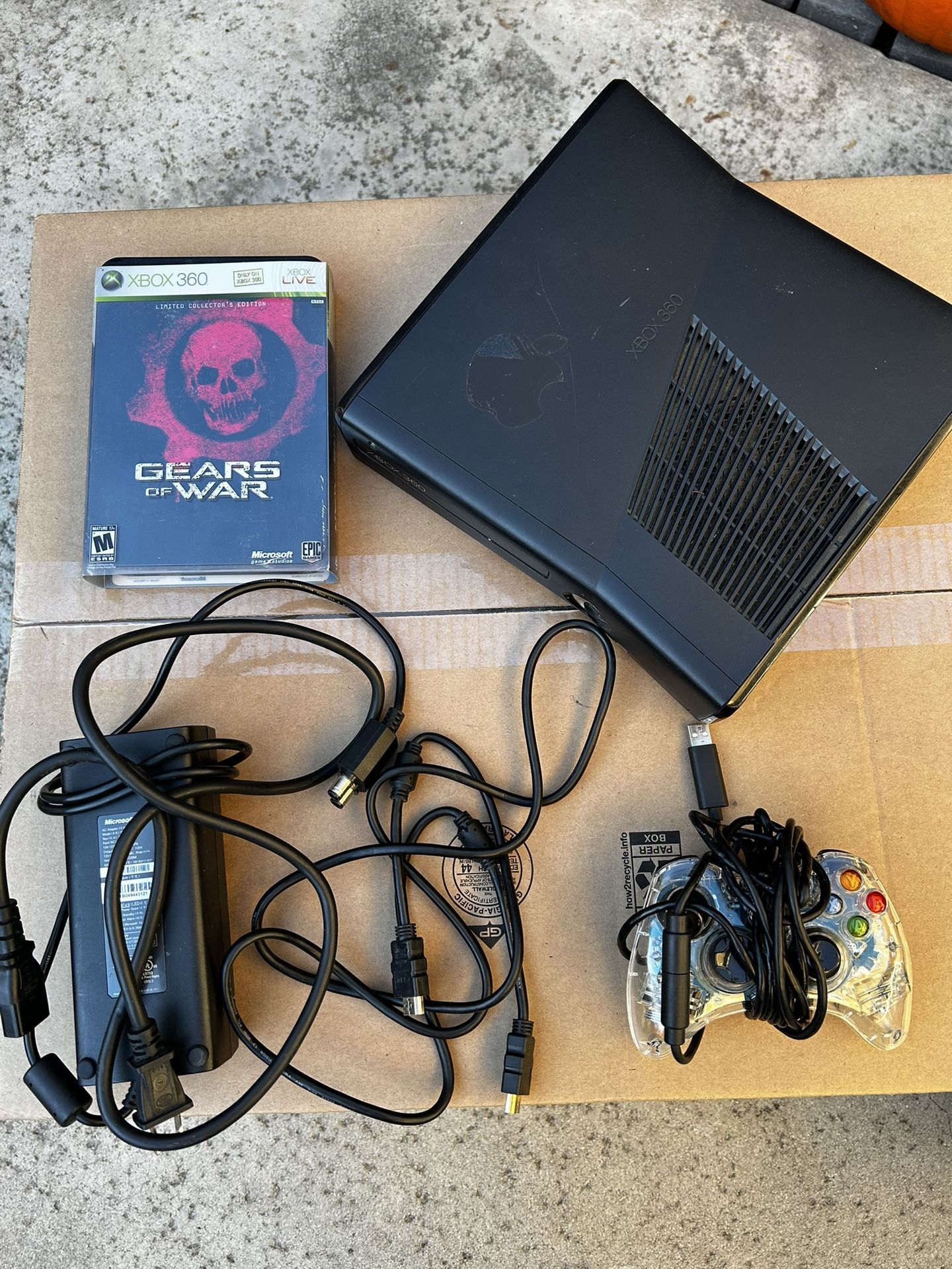 Xbox 360 - 250Gb Black, With Cables, NO 1st party controller