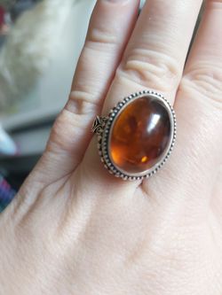 Silver rings prices vary