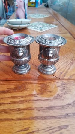 2 candle holders