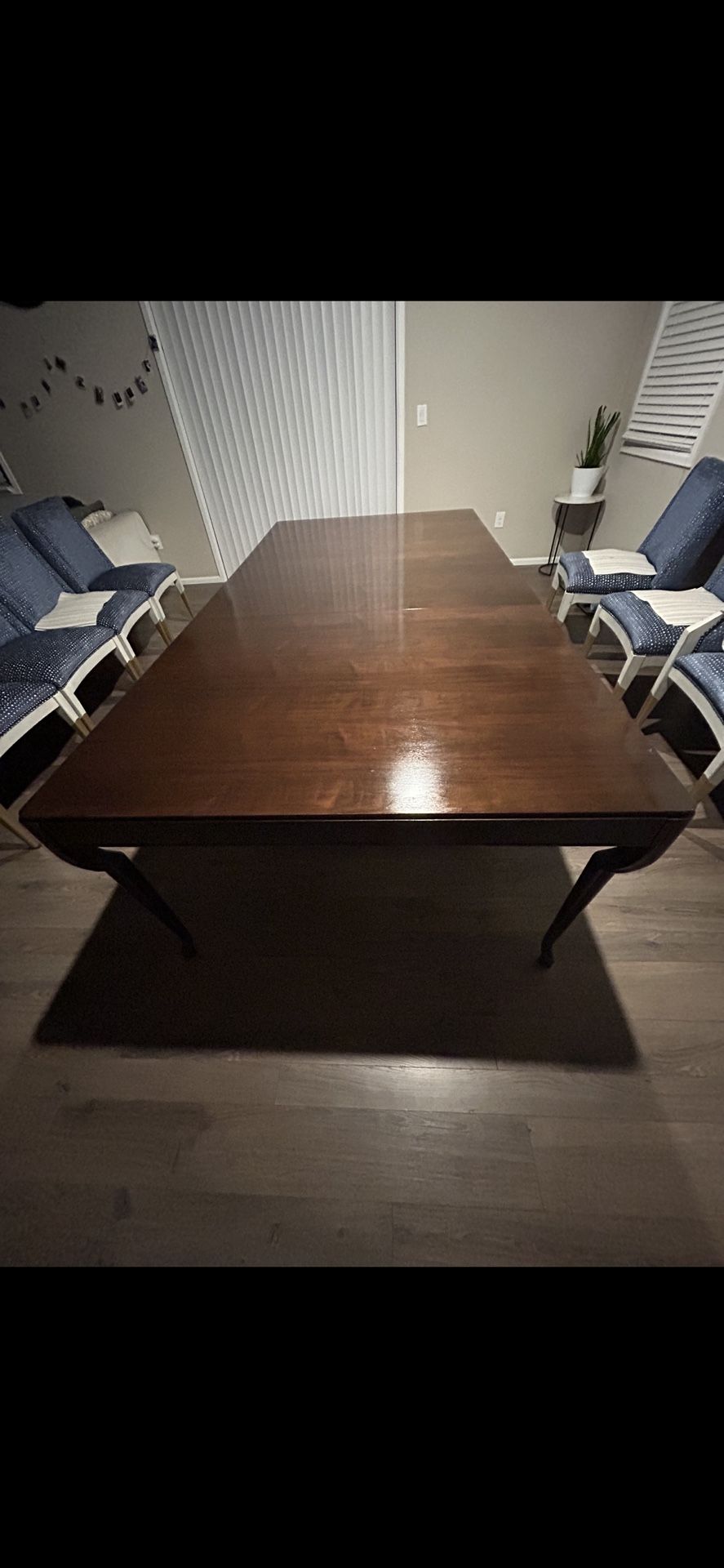 Kitchen Table And 8 Chairs