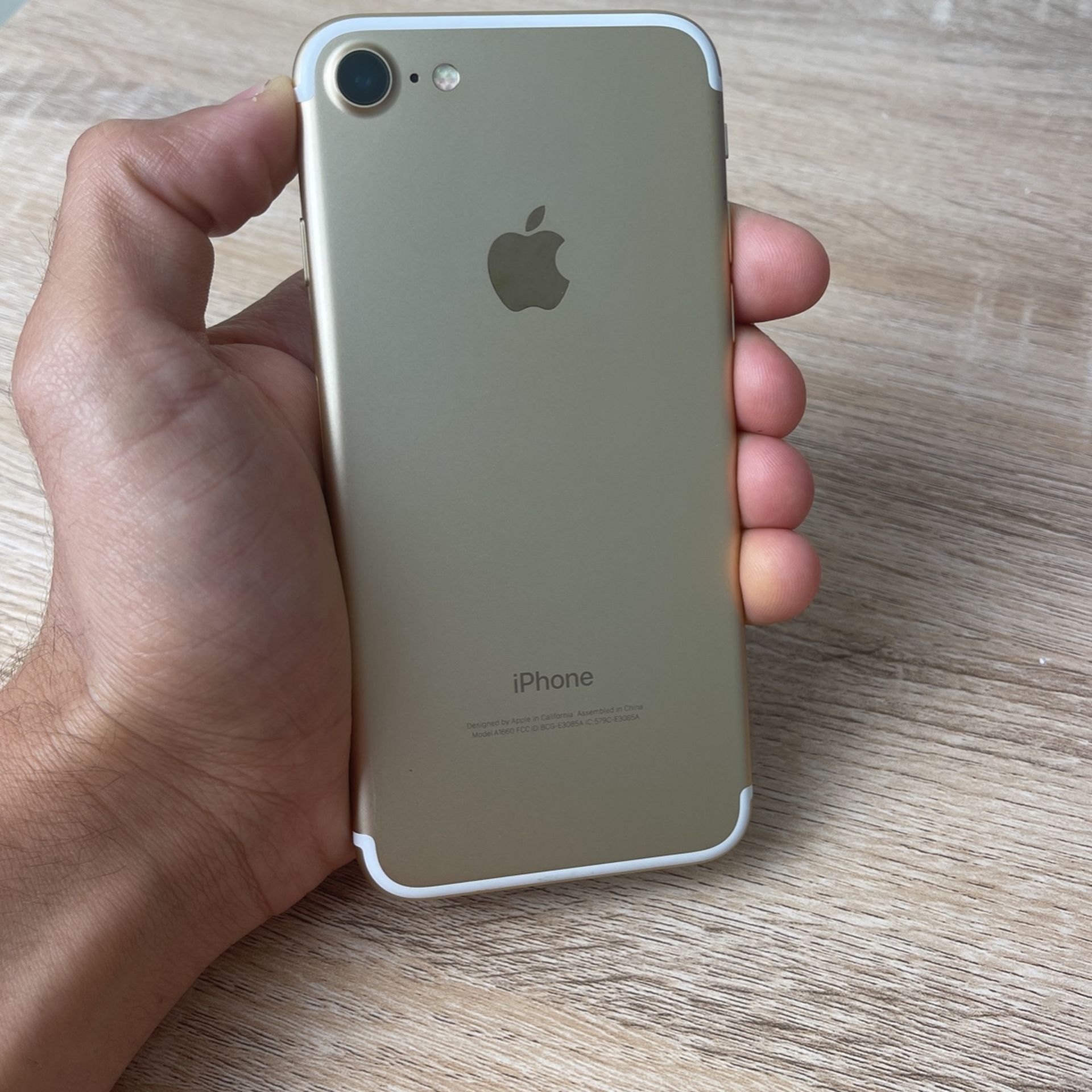 iPhone 7 32g Gold
