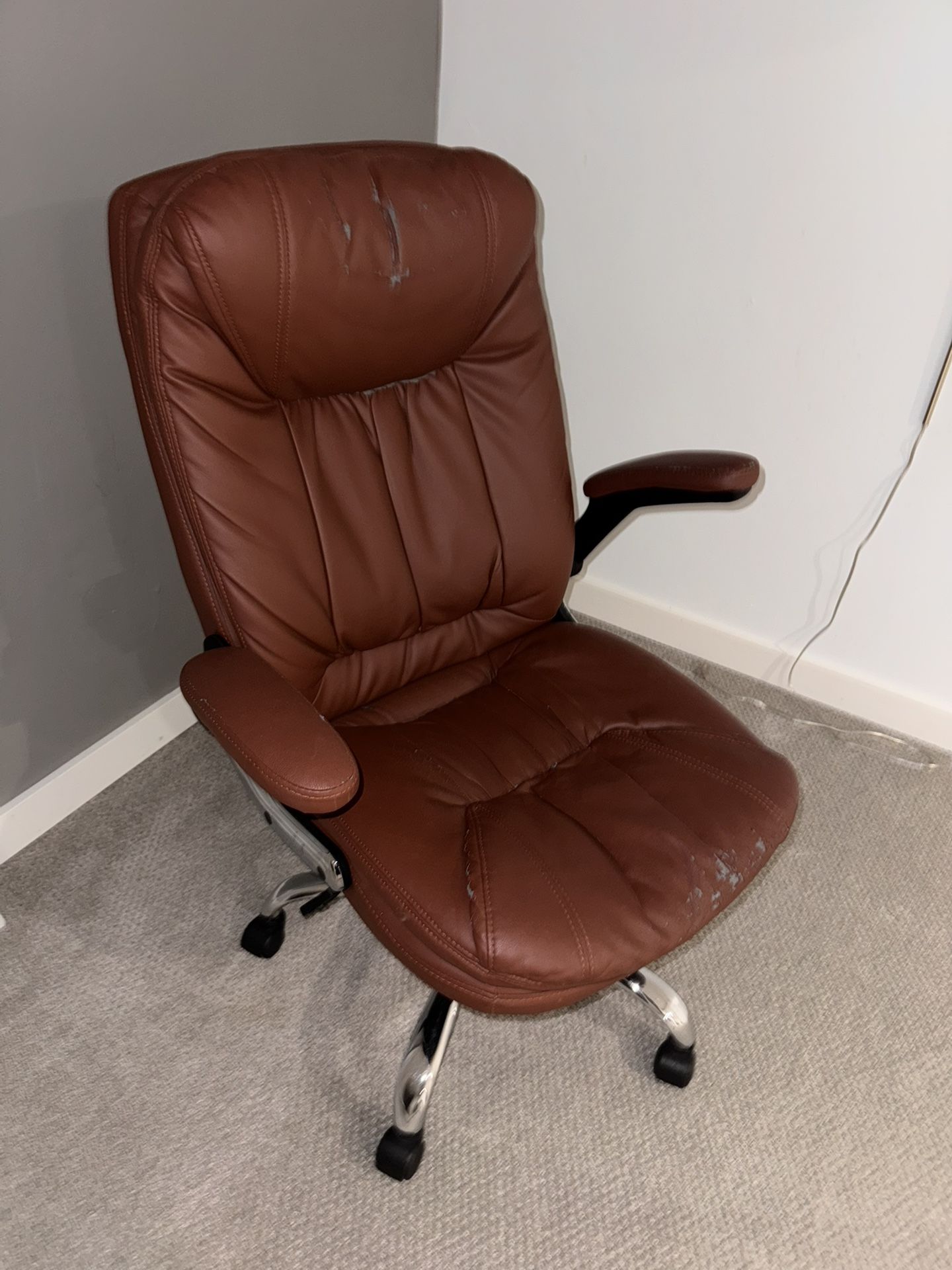 Brown Leather Office Chair – Gently Used