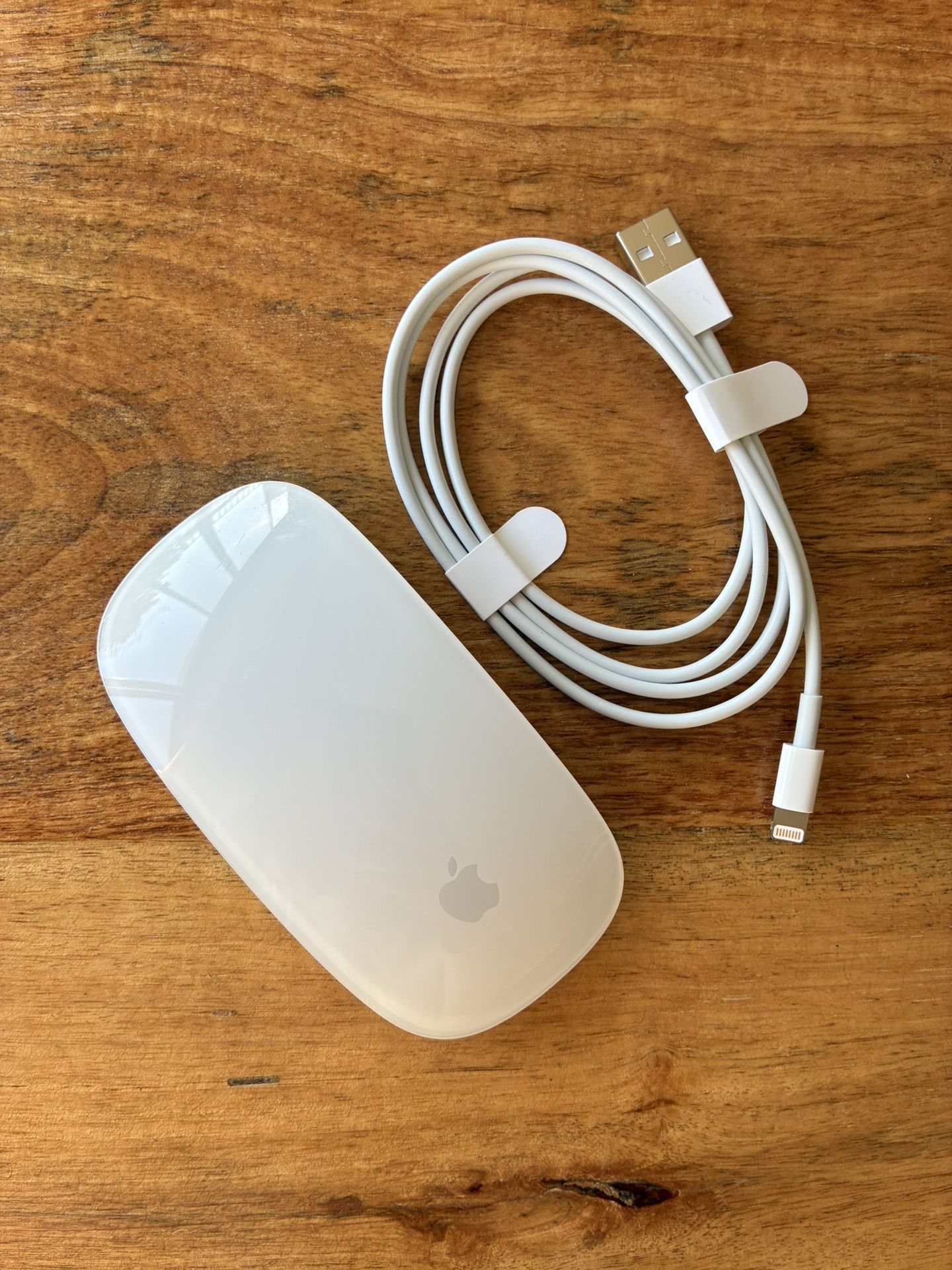 Apple Wireless Mouse with NEW Charging Cable