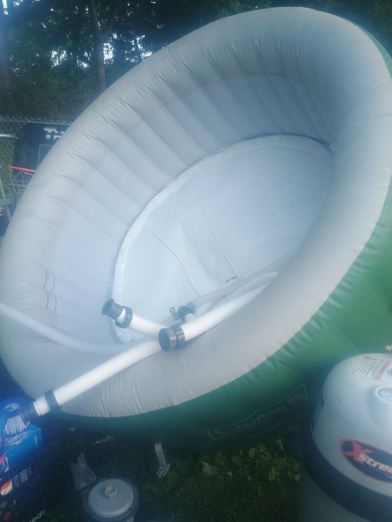 Coleman Hot Tub With Everything And 2 Pumps Needs To Be Cleaned