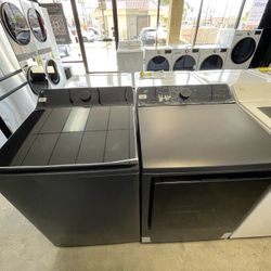 Lg 5.5 Cu Top Load Washer & Gas Dryer Set In Matte Black