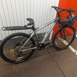 Trek 4300 Mountain Bike 2pc Set 