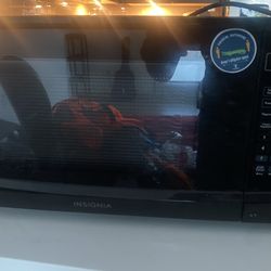 Insignia Microwave