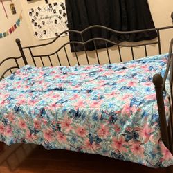 Daybed With Roll Out