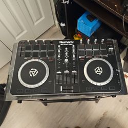 Numark Mixtrack Pro11