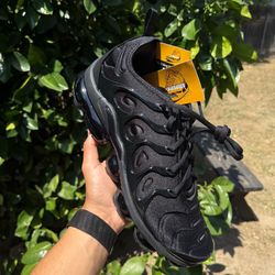 Nike Air VaporMax Plus ‘Triple Black’ Men / Women Sizes Sneakers / Shoes