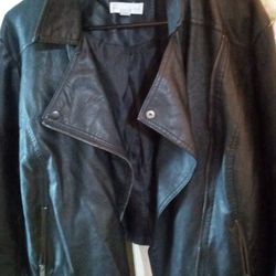 Woman's Black Leather Jacket Good Condition Size 1x $25.00
