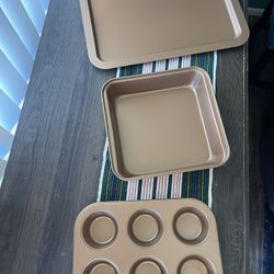 3 Piece Bakeware Set, Copper Colored 