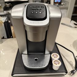 Kuerig Coffee Maker and Pod Drawer