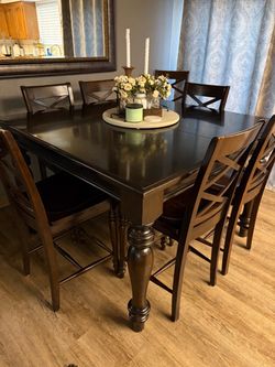 Dining Table with 8 Chairs