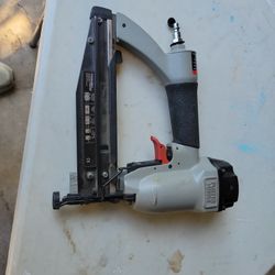 PORTER CABLE 16 GAUGE NEUMATIC  NAILER
